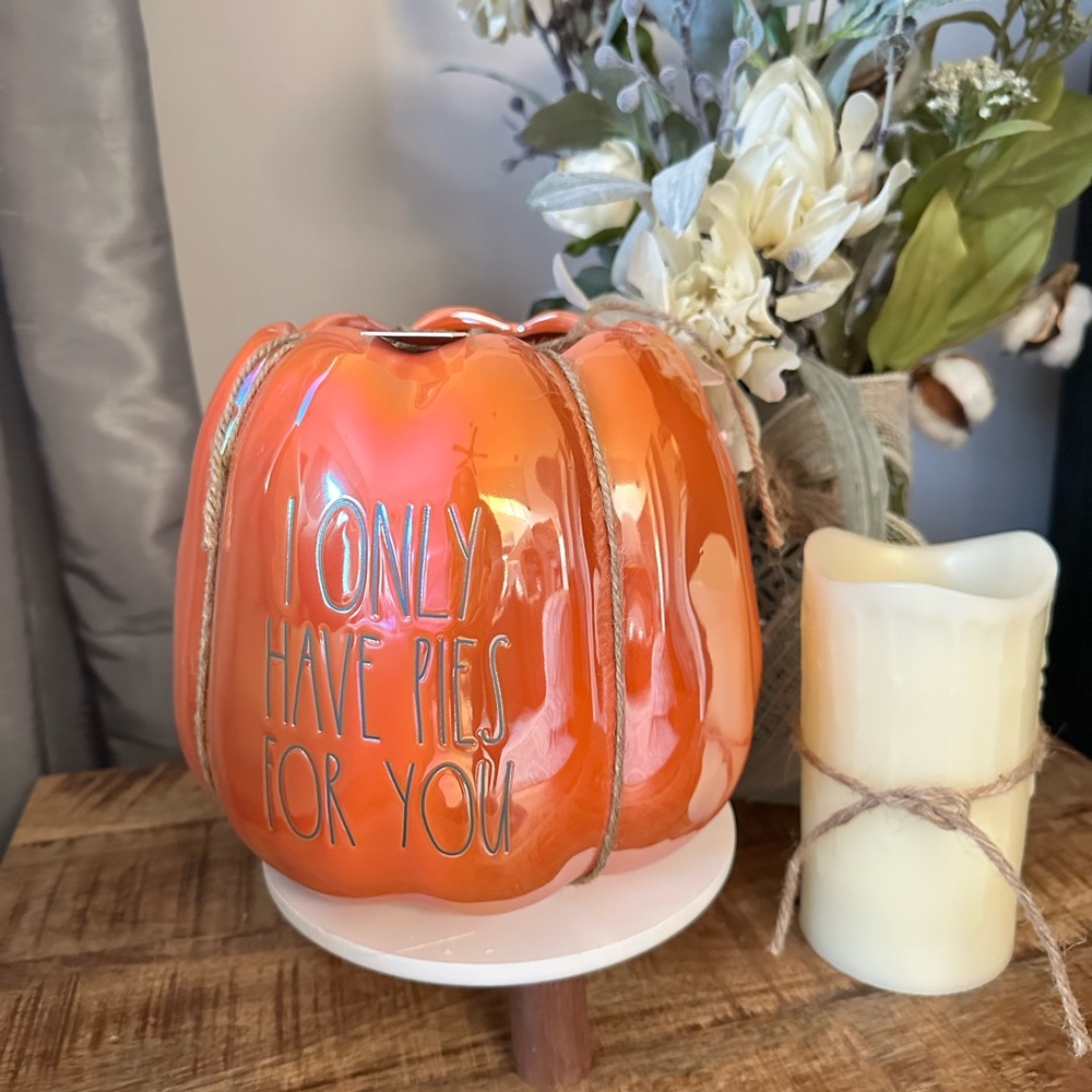 Rae Dunn “I only have Pies for You” pumpkin